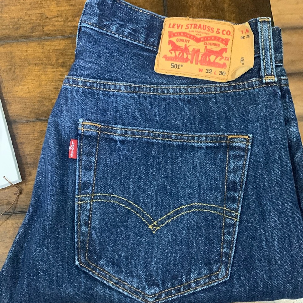 Levis dark denim
